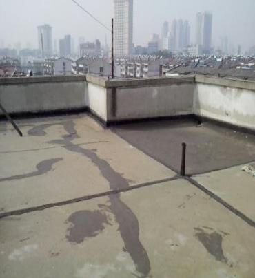 道里漏水维修 楼顶漏水是什么原因，楼顶漏水维修方法是什么?